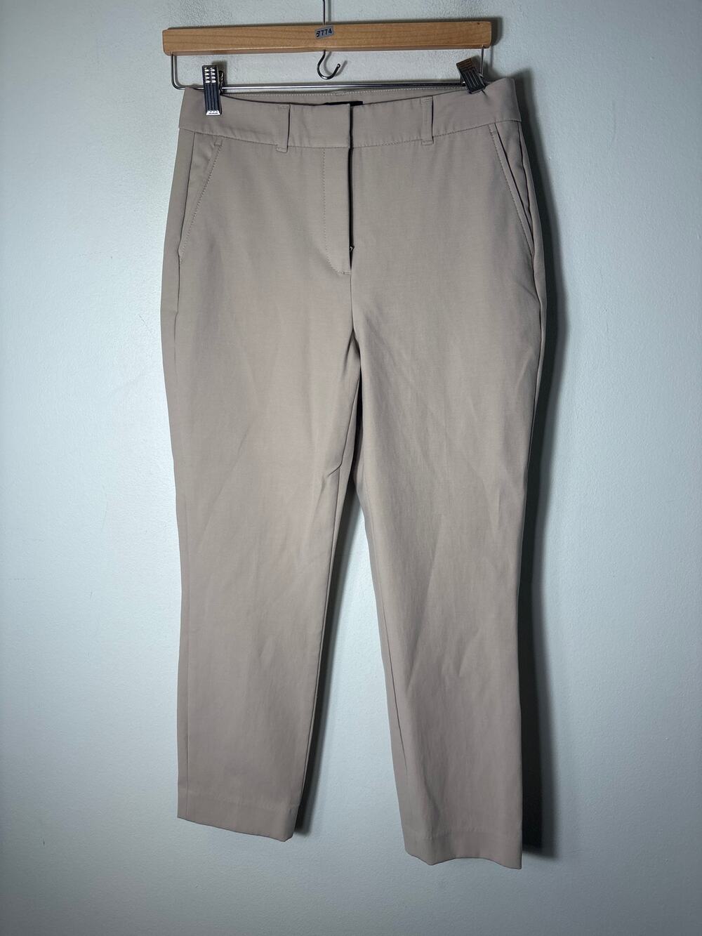 White House Black Market Khaki Classic Slim Ankle Pants Sz 4